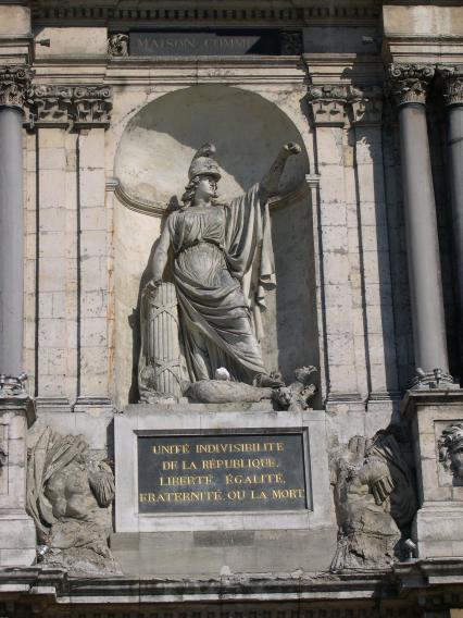  Détail de la façade de l'Hôtel de Ville
